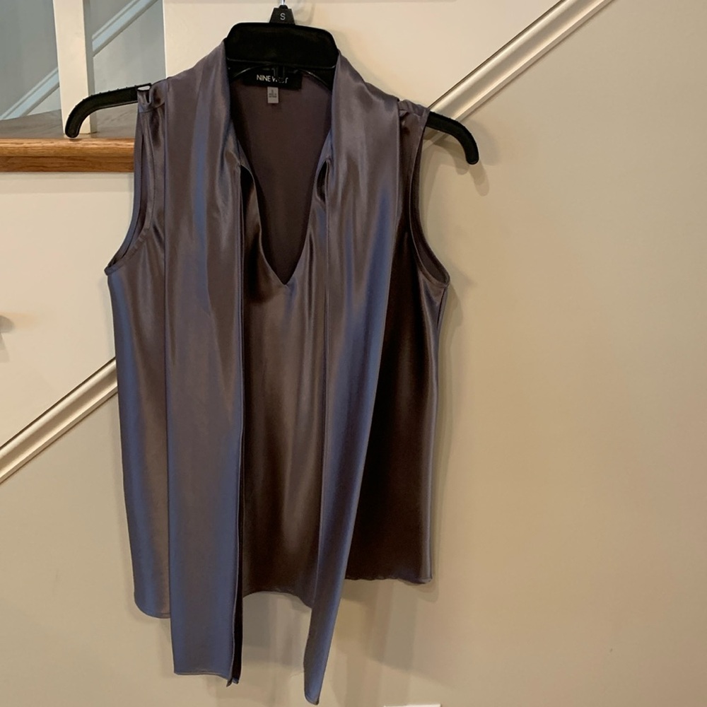 Sleeveless mocha color dressy blouse Nine West size S